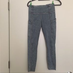 LULULEMON Swift Speed High Rise Legging - Size 6